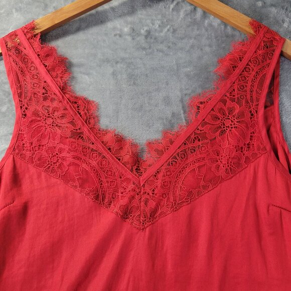 H&M Womens Red Lace Trim Cami‎ Tank Top M Sleeveless V Neck Romantic Date Night - Picture 4 of 9